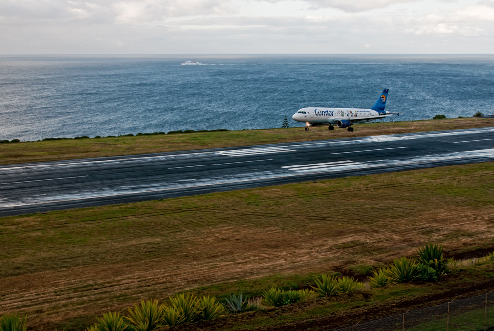 107_Santa Catarina - Aeroporto da Madeira.jpg